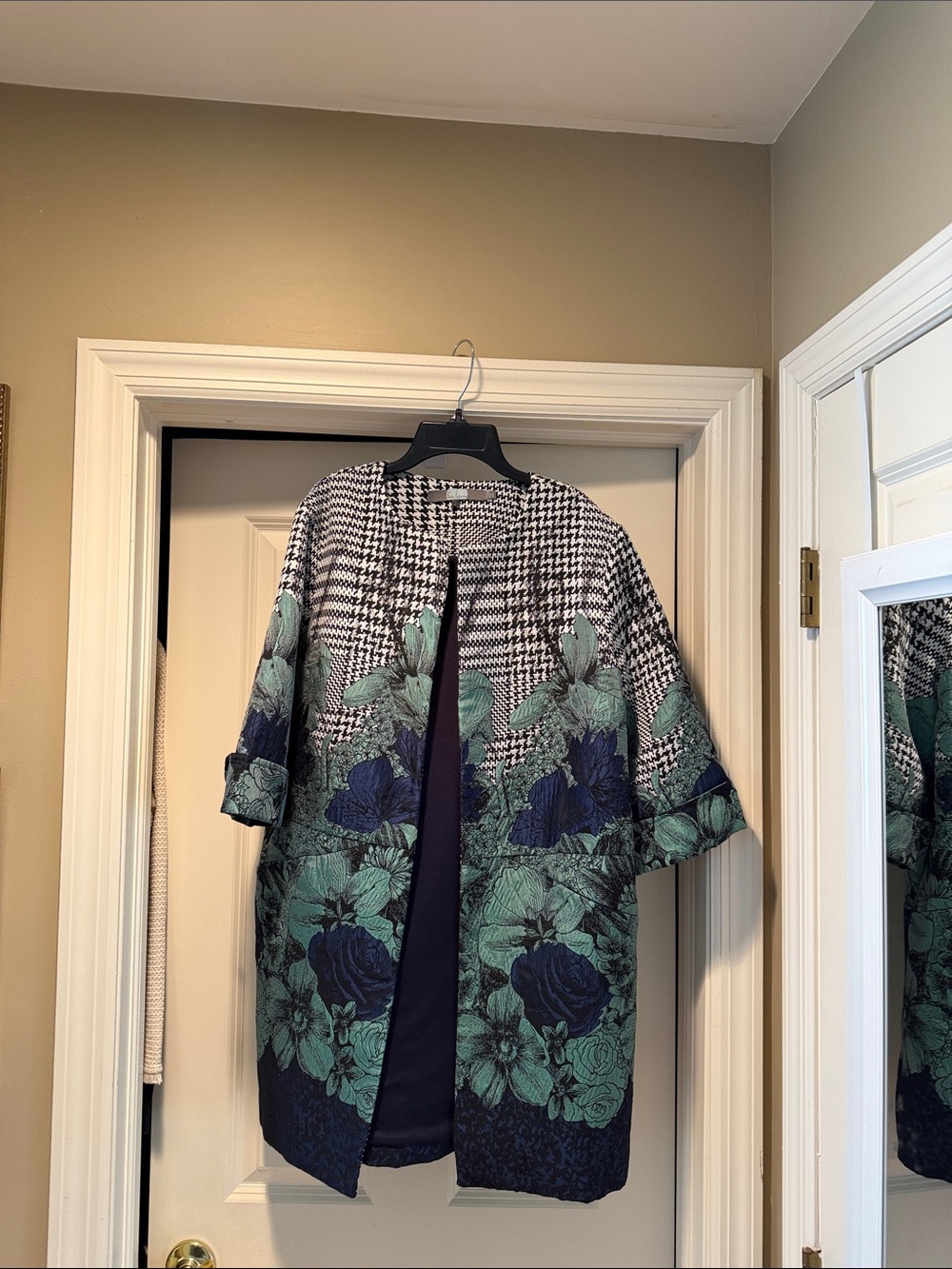 Eva Franco Floral-Print Houndstooth Coatigan in Navy & Teal